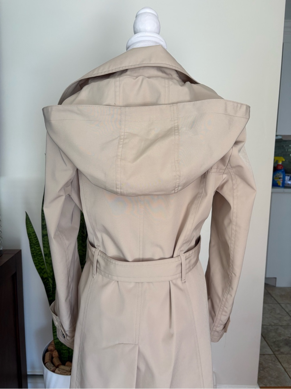 🎾London Fog Women's Light Beige Trench Coat with Belt - Picture 6 of 10